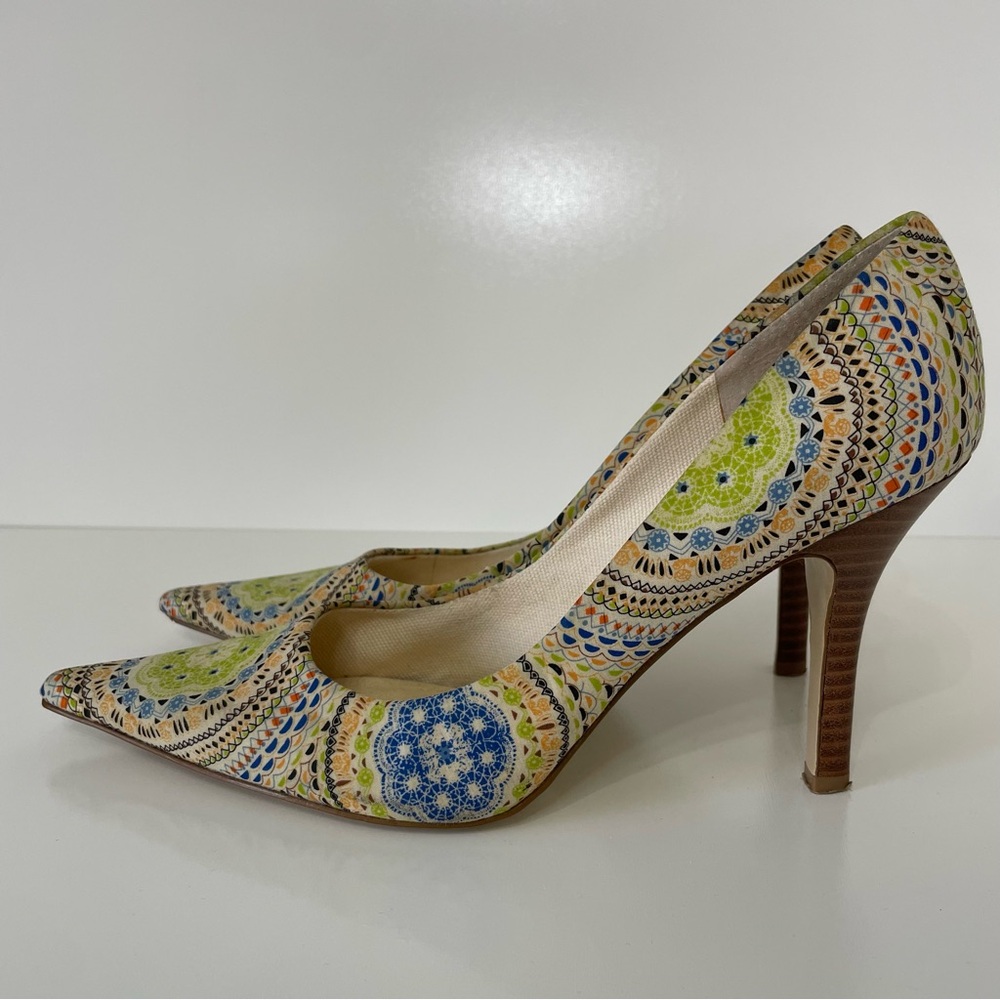 Nine West Barbe Pointed Toe Multi Color Fabric Stiletto Heels, size 7.5